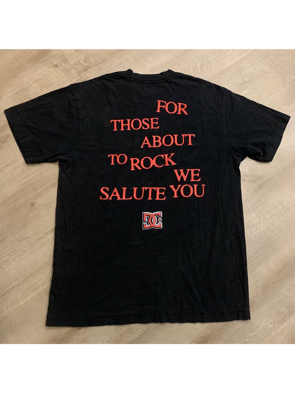 DC Shoes AC/DC ACDC For Those About To Rock T-Shirt Men's Medium Skater Band Tee